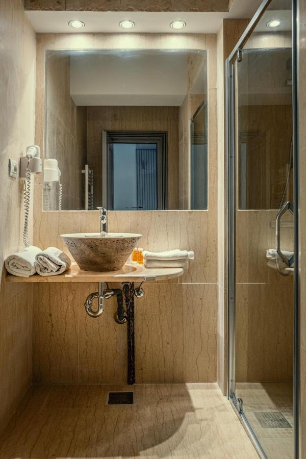 Hotel Eden Ясси Екстер'єр фото